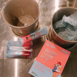 힐링팩토리 오늘도 가볍게 실컷 다이어트 유산균 — 4점을 준 리뷰어가 2020년 3월 올린 사용 사진