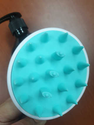 달리프 베러 퍼퓸 샴푸 1000ml 레이니데이 or 일랑로즈 — 4점을 준 리뷰어가 2020년 1월 올린 사용 사진