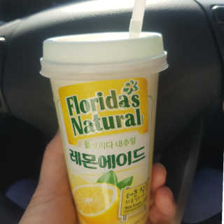 플로리다 내추럴 플로리다내추럴 레몬에이드  2종 — 5점을 준 리뷰어가 2018년 7월 올린 사용 사진