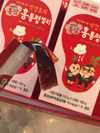 메이준뉴트리 박경호의 어린이 홍삼 홍통령젤리 30포 — 5점을 준 리뷰어가 2018년 4월 올린 사용 사진