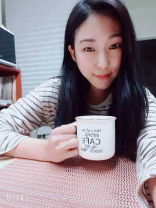꿈꾸는키친 리엔느 플레이팅 방수 식탁매트 1+1 — 5점을 준 리뷰어가 2019년 10월 올린 사용 사진