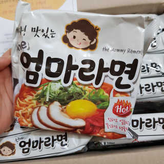 라면 그대로가 제일 맛있는 더엄마라면 — 5점을 준 리뷰어가 2019년 9월 올린 사용 사진