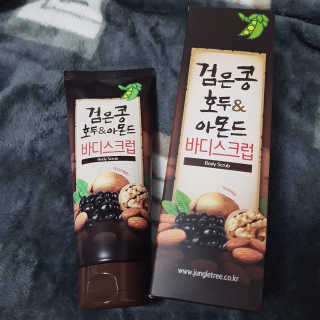 정글트리 검은콩 호두 아몬드 바디스크럽 — 3점을 준 리뷰어가 2018년 3월 올린 사용 사진