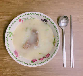 [풀무원] 사골곰탕국밥 황태해장국밥 — 5점을 준 리뷰어가 2018년 6월 올린 사용 사진