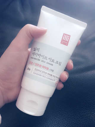 일리윤 세라마이드 아토 집중 크림 — 3.67점을 준 리뷰어가 2017년 6월 올린 사용 사진