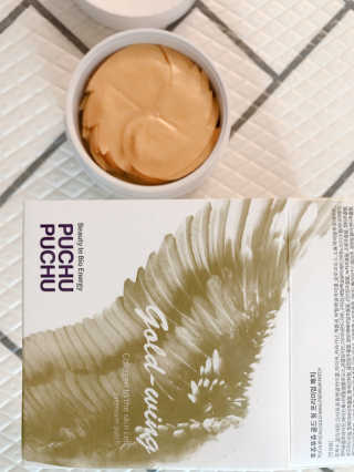 푸츄푸츄 Real repair skin cell premium patch — 4.67점을 준 리뷰어가 2018년 10월 올린 사용 사진