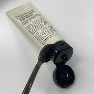 the naked object 디블랙팩치약 디블랙칫솔 세트 — 5점을 준 리뷰어가 2020년 3월 올린 사용 사진