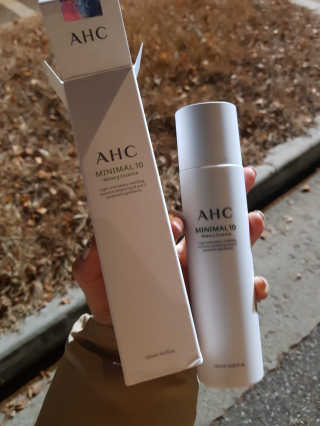 AHC 에이 에이치 씨 미니멀 10 워터리 에센스 — 4점을 준 리뷰어가 2018년 12월 올린 사용 사진