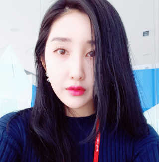 JM솔루션 물광 커버 파운데이션 럭셔리 — 4.33점을 준 리뷰어가 2019년 1월 올린 사용 사진