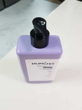 멈칫(MUMCHIT) 멜팅 바디로션 — 4.67점을 준 리뷰어가 2018년 12월 올린 사용 사진