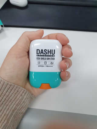 다슈코리아 다슈 솔루션 시카 쉴드 선스틱 — 5점을 준 리뷰어가 2020년 1월 올린 사용 사진