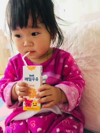 매일우유 멸균 매일우유 저지방 2프로 멸균 핑크퐁 에디션 6입 — 4.33점을 준 리뷰어가 2018년 1월 올린 사용 사진