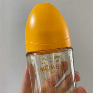 유비맘 PPSU 젖병 노꼭지_200ml_컬러 랜덤 발송 — 4점을 준 리뷰어가 2020년 3월 올린 사용 사진