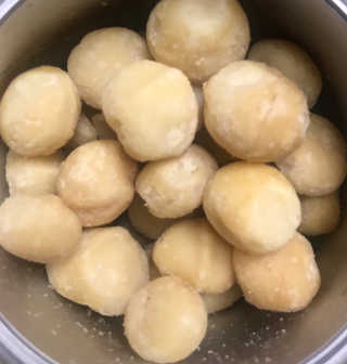 마우나로아 무염 드라이 로스티드 마카다미아 캔 127G — 5점을 준 리뷰어가 2019년 8월 올린 사용 사진