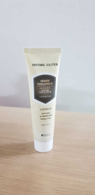 메이메리 쓰리이펙츠 모이스처 톤업크림 50ml — 4점을 준 리뷰어가 2020년 1월 올린 사용 사진