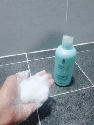 셀리본 하수오 내츄럴 프리벤션 탈모관리 샴푸 300ml — 5점을 준 리뷰어가 2019년 11월 올린 사용 사진