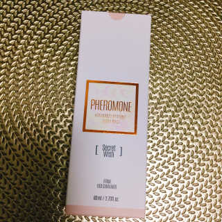 레드컨테이너 페로몬향 퍼퓸 바디미스트 80ml — 4.5점을 준 리뷰어가 2020년 1월 올린 사용 사진