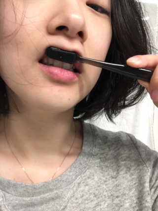 the naked object 디블랙 실리콘 잇몸 칫솔 — 5점을 준 리뷰어가 2019년 12월 올린 사용 사진