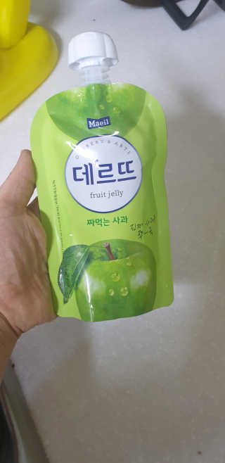데르뜨 떠먹는 과일 3종, 짜먹는 과일 2종 총 10개 체험 — 4점을 준 리뷰어가 2020년 3월 올린 사용 사진