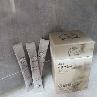 [하우투잇] 뤼에르 쿠르브 블랙 10ml x 30포 총 300ml — 5점을 준 리뷰어가 2020년 3월 올린 사용 사진