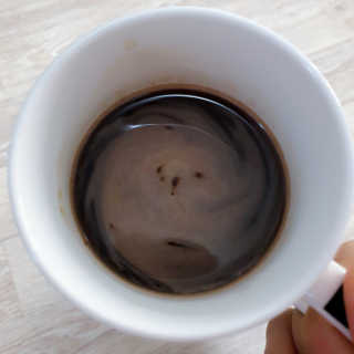 한국맥널티 아이브루 헤이즐넛향 100T — 4점을 준 리뷰어가 2019년 10월 올린 사용 사진