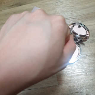 [라보드더마펌] 콜라제닉 미네랄 파우더 — 4.5점을 준 리뷰어가 2019년 9월 올린 사용 사진