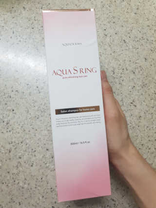 아쿠아큐링 아쿠아S링 퓨어리프레싱 헤어케어 500ml — 4.33점을 준 리뷰어가 2018년 8월 올린 사용 사진