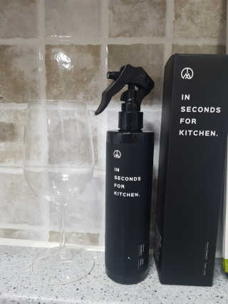 PEACE MOMENT 피스모먼트 인세컨즈포키친 320mL 천연살균소독제 — 2점을 준 리뷰어가 2019년 2월 올린 사용 사진