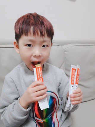 에이토솔루션 비타민D 젤리 스틱 — 4.67점을 준 리뷰어가 2019년 1월 올린 사용 사진