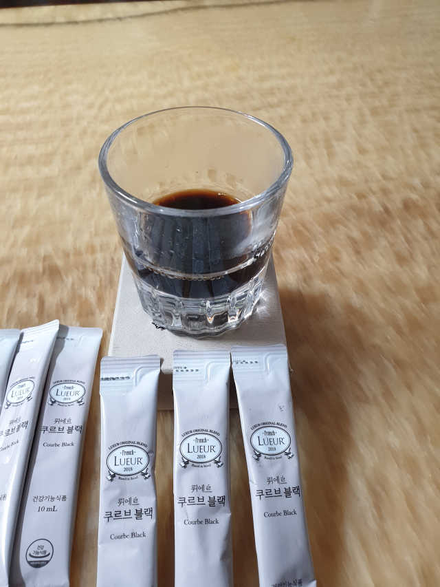 [하우투잇] 뤼에르 쿠르브 블랙 10ml x 30포 총 300ml 리뷰 사진