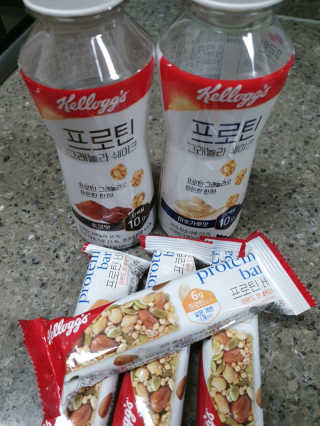 켈로그 프로틴바 멀티팩+프로틴 그래놀라 쉐이크 2종 — 5점을 준 리뷰어가 2020년 1월 올린 사용 사진
