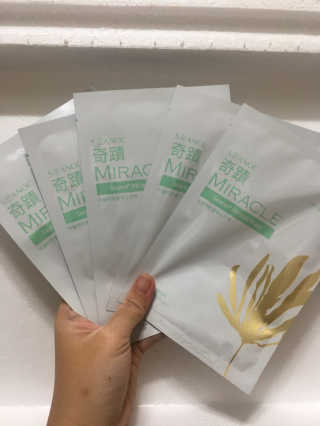 보타메디 씨놀®미라클마스크팩 — 4.5점을 준 리뷰어가 2018년 12월 올린 사용 사진