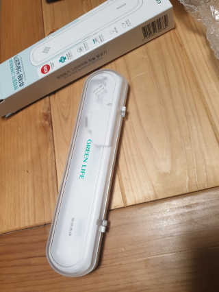 네온마켓 청정일기 휴대용 칫솔살균기 — 4점을 준 리뷰어가 2019년 2월 올린 사용 사진