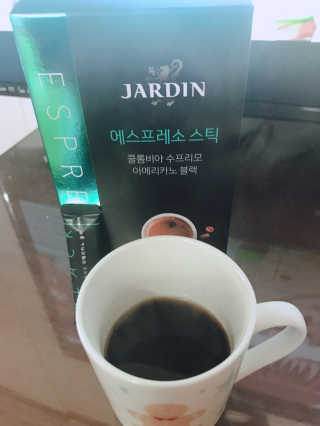 (주)쟈뎅 쟈뎅 에스프레소 스틱 아메리카노 블랙 — 4.17점을 준 리뷰어가 2018년 10월 올린 사용 사진