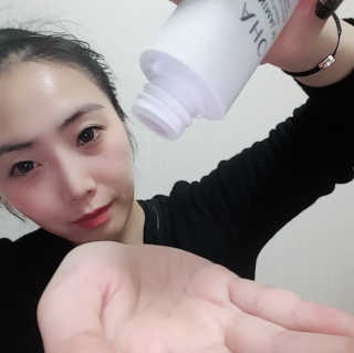 AHC 에이 에이치 씨 미니멀 10 워터리 에센스 — 5점을 준 리뷰어가 2018년 11월 올린 사용 사진