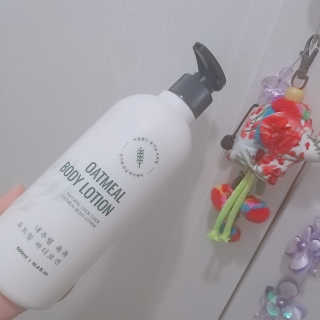 (주)에네스티 내추럴 촉촉  오트밀 바디로션 500ml — 5점을 준 리뷰어가 2019년 12월 올린 사용 사진