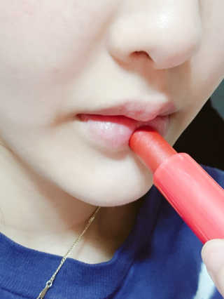 블리스텍스 립 릴리프 크림 립밤, 립 바이브런스 립밤 — 4점을 준 리뷰어가 2018년 11월 올린 사용 사진