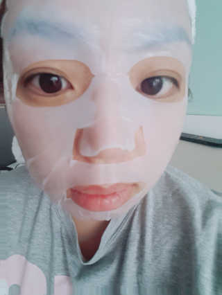 에슬레나 엑스트라 밸런싱 힐링 마스크 10장 — 5점을 준 리뷰어가 2017년 10월 올린 사용 사진