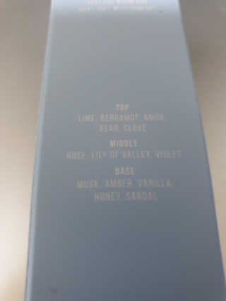 더블유드레스룸 드레스퍼퓸 150ml — 4.17점을 준 리뷰어가 2018년 11월 올린 사용 사진