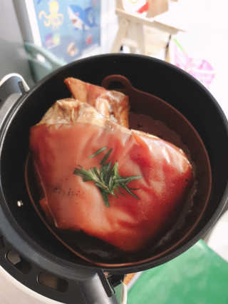 행복먹거리공작소 맥족. 맥주에 빠진 족발 550g + 마늘소스 70g — 5점을 준 리뷰어가 2020년 3월 올린 사용 사진