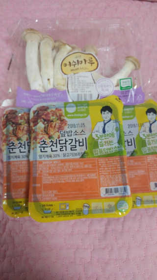 뜰아채유통 춘천닭갈비덮밥소스와 머쉬마루 버섯 — 5점을 준 리뷰어가 2018년 12월 올린 사용 사진