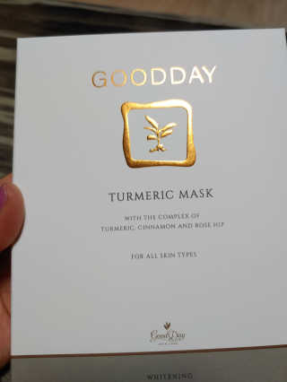 GoodDay Skincare GoodDay 강황 마스크 — 5점을 준 리뷰어가 2020년 3월 올린 사용 사진
