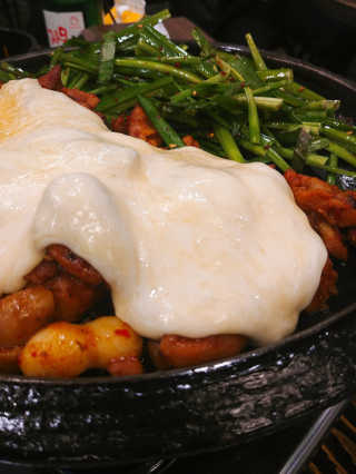 고향원조숯불닭갈비 [고향산천원조숯불닭갈비] 뼈없는 숯불닭갈비 2인세트 — 4.83점을 준 리뷰어가 2018년 9월 올린 사용 사진