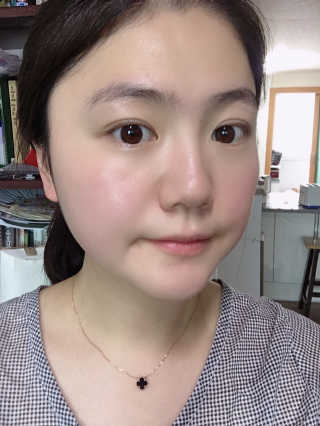 자빈드서울 윙크 파운데이션 팩트 — 4점을 준 리뷰어가 2019년 8월 올린 사용 사진