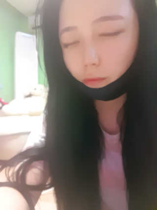어웨이크어슬립 어슬립 페이스 리프트업 밴드 — 5점을 준 리뷰어가 2018년 5월 올린 사용 사진