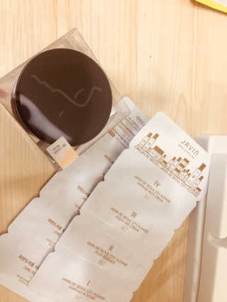 자빈드서울 윙크 파운데이션 팩트 — 4점을 준 리뷰어가 2019년 6월 올린 사용 사진
