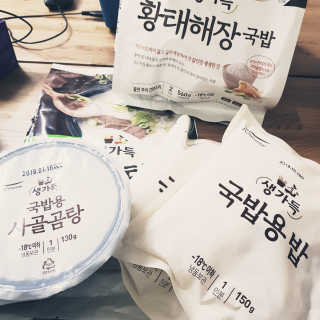 [풀무원] 사골곰탕국밥 황태해장국밥 — 3.83점을 준 리뷰어가 2018년 6월 올린 사용 사진