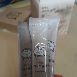 [하우투잇] 뤼에르 쿠르브 블랙 10ml x 30포 총 300ml — 2점을 준 리뷰어가 2020년 3월 올린 사용 사진