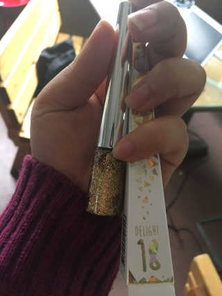 딜라잇18 홀리몰리 글리터라이너 — 4점을 준 리뷰어가 2016년 10월 올린 사용 사진