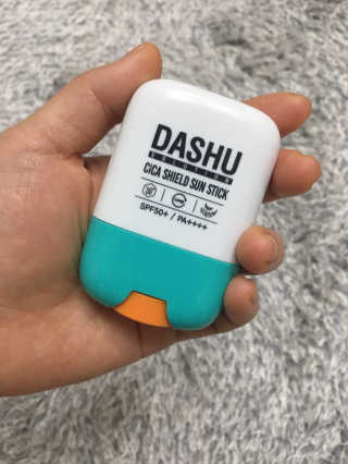 다슈코리아 다슈 솔루션 시카 쉴드 선스틱 — 5점을 준 리뷰어가 2020년 1월 올린 사용 사진